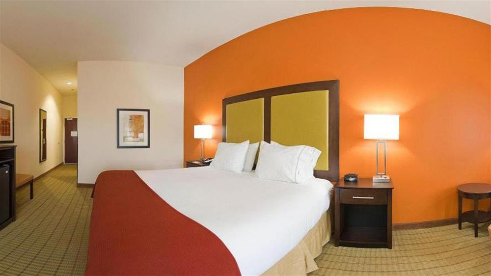 Express Northeast By Ihg Hotel